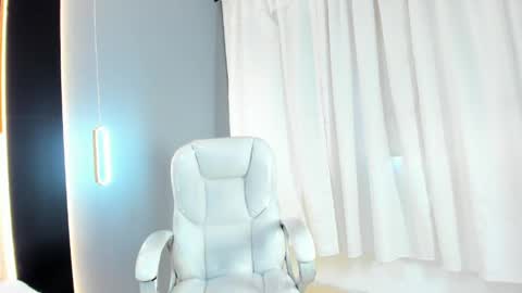 Snapshot of amara_lune chatting on 06/02/26, 03:03 online show from 06/02/26, 03:03