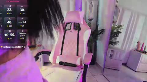 Snapshot of amara_lunee chatting on 06/13/26, 04:54 AMARA online show from 06/13/26, 04:54