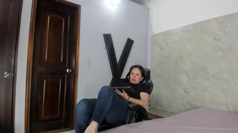 amara_luxe online show from 10/23/25, 08:29