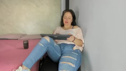 amara_luxe online show from 11/25/25, 08:09