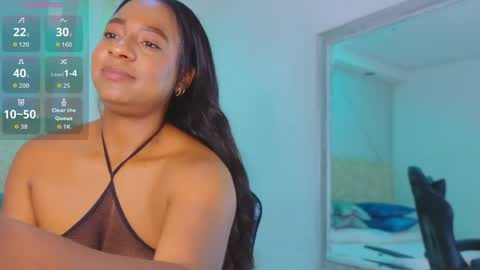 Snapshot of amara_queen_ chatting on 06/05/26, 01:17 Amara online show from 06/05/26, 01:17