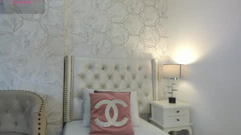 Snapshot of amara_rousse chatting on 12/15/25, 11:36 amara_rousse online show from 12/15/25, 11:36