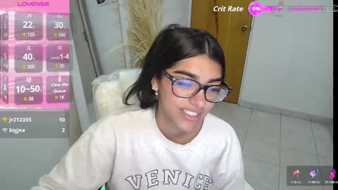 Snapshot of amara_silk chatting on 10/01/25, 10:32 amara_silk online show from 10/01/25, 10:32