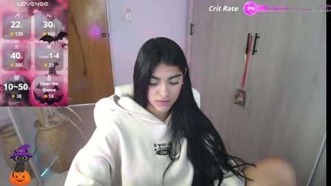 Snapshot of amara_silk chatting on 10/30/25, 02:18 amara_silk online show from 10/30/25, 02:18