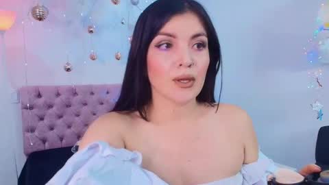 Amara Vega  online show from 12/18/24, 11:45