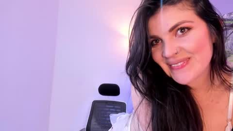Amara Vega  online show from 02/01/25, 07:47