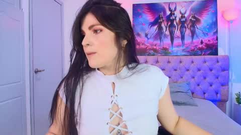 Amara Vega  online show from 02/17/25, 11:44