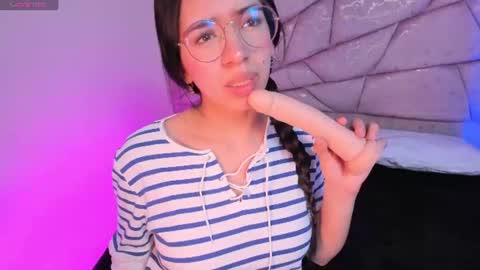 amara velle  online show from 06/11/26, 01:20