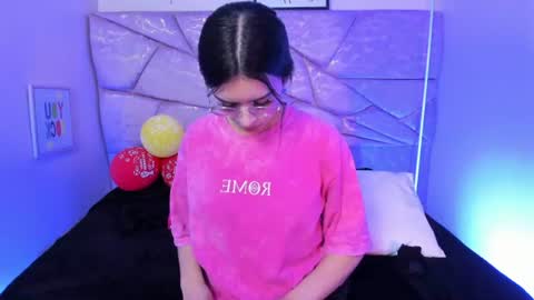 amara velle  online show from 06/30/26, 12:17