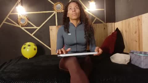 Snapshot of amara_vex chatting on 06/12/26, 12:15 amara_vex online show from 06/12/26, 12:15
