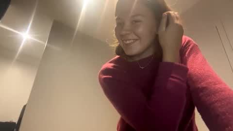 Snapshot of amaraelise chatting on 01/16/25, 10:02 Amara Elise online show from 01/16/25, 10:02