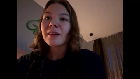 Snapshot of amaraelise chatting on 01/25/25, 04:35 Amara Elise online show from 01/25/25, 04:35