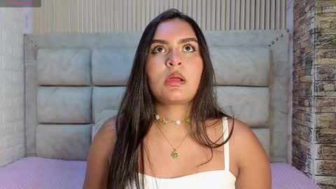 amarahanks_ online show from 12/16/25, 07:30