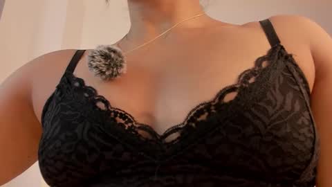 Amara online show from 09/26/25, 06:06