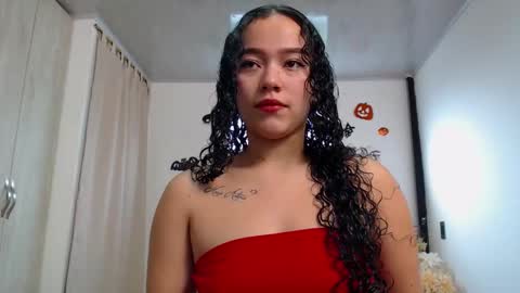 Snapshot of amaranta_f00x chatting on 10/13/25, 12:27 Amaranta online show from 10/13/25, 12:27