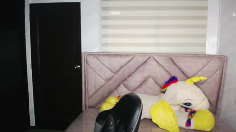 Snapshot of amaranta_fox_v chatting on 10/22/25, 08:08 Hi Stream 800am to 200pm online show from 10/22/25, 08:08