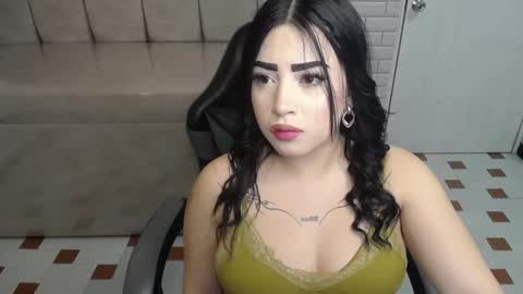 Snapshot of amaranta_fox_v chatting on 10/26/25, 08:15 Hi Stream 800am to 200pm online show from 10/26/25, 08:15