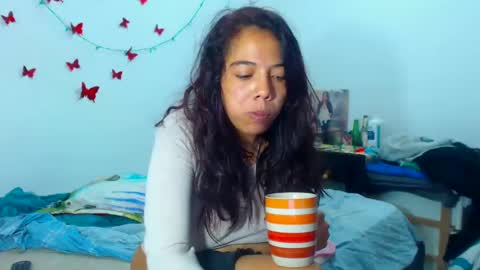 Amara Julia online show from 12/31/24, 05:40