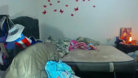 Snapshot of amararoberts08 chatting on 10/05/25, 07:01 Amara Julia online show from 10/05/25, 07:01