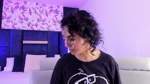 Emily online show from 02/04/25, 10:43