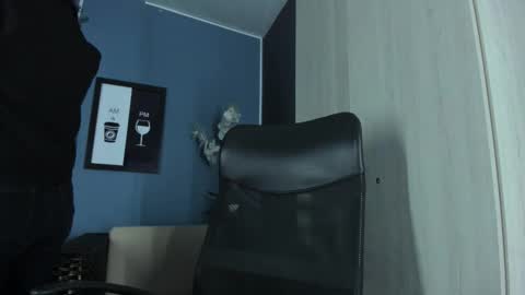 Snapshot of amarettho chatting on 12/05/25, 09:29 Emily online show from 12/05/25, 09:29