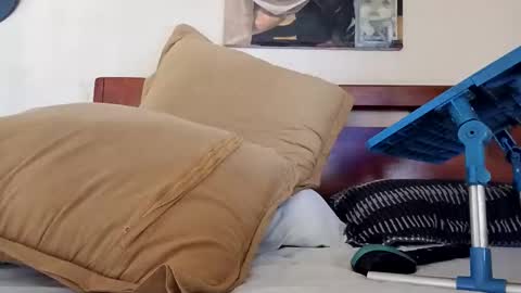 Snapshot of amaro57 chatting on 09/18/25, 12:40 Amaro online show from 09/18/25, 12:40