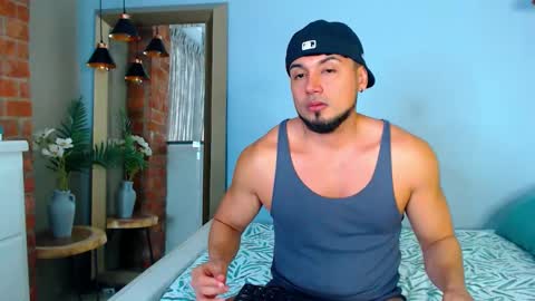 Husain junior lian dante and mask online show from 01/28/25, 02:32