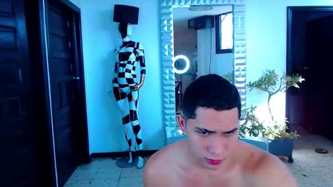 Husain junior lian dante and mask online show from 02/01/25, 01:30