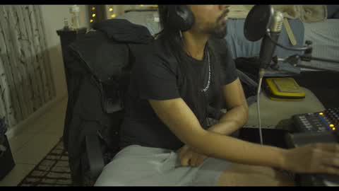 amateurhq online show from 10/04/25, 03:48