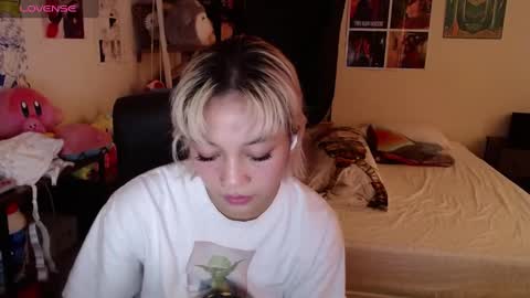 Snapshot of amateuroras chatting on 01/13/25, 05:01 leash online show from 01/13/25, 05:01