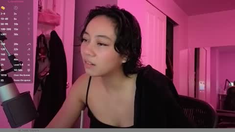 Snapshot of amateuroras chatting on 02/23/26, 03:15 leash online show from 02/23/26, 03:15