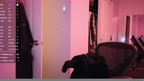 Snapshot of amateuroras chatting on 03/11/26, 03:01 leash online show from 03/11/26, 03:01