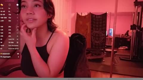 Snapshot of amateuroras chatting on 03/15/26, 04:51 leash online show from 03/15/26, 04:51