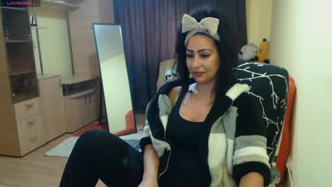 Snapshot of amazinerika chatting on 12/18/24, 07:58 Amazinerika online show from 12/18/24, 07:58