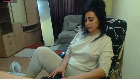 Snapshot of amazinerika chatting on 01/19/25, 11:01 Amazinerika online show from 01/19/25, 11:01