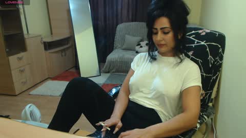 Snapshot of amazinerika chatting on 01/22/25, 10:40 Amazinerika online show from 01/22/25, 10:40