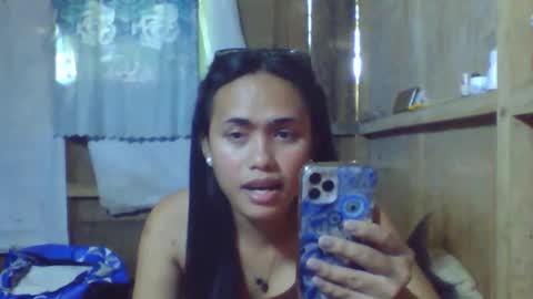 Snapshot of amazing_yella69 chatting on 12/23/25, 02:42 YELLA online show from 12/23/25, 02:42