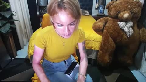 Snapshot of amazingbombshellx chatting on 01/12/25, 12:33 kendra online show from 01/12/25, 12:33