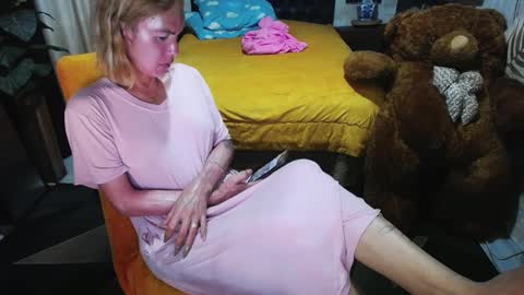 Snapshot of amazingbombshellx chatting on 02/18/25, 11:00 kendra online show from 02/18/25, 11:00