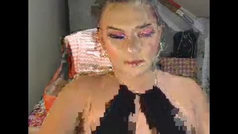 Snapshot of amazingdollshemale chatting on 10/28/25, 10:08 amazingdollshemale online show from 10/28/25, 10:08