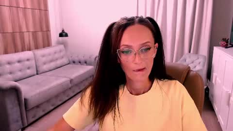 Izza online show from 07/28/26, 01:32