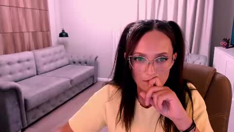 Izza online show from 07/28/26, 02:13