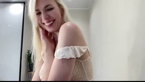 Kelly online show from 06/20/26, 07:55