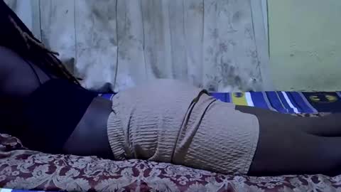 amazon_girl03 online show from 11/25/25, 11:54