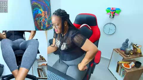 Snapshot of amba_rosee1 chatting on 10/30/25, 11:49 AMBAR online show from 10/30/25, 11:49