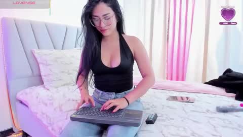 Sara  online show from 02/03/26, 01:26