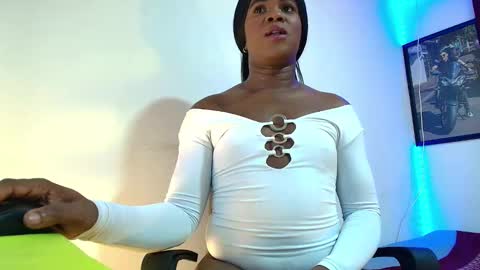 ambar gil  online show from 01/08/25, 03:50