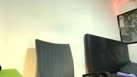 ambar gil  online show from 01/20/25, 09:43