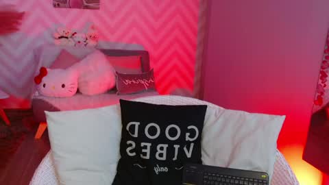 Snapshot of ambar_lanie chatting on 03/30/26, 09:27 Ambar online show from 03/30/26, 09:27