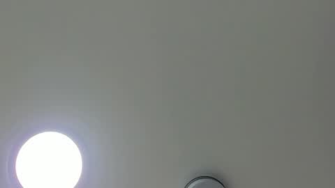 ambarevans_ online show from 09/22/25, 11:23